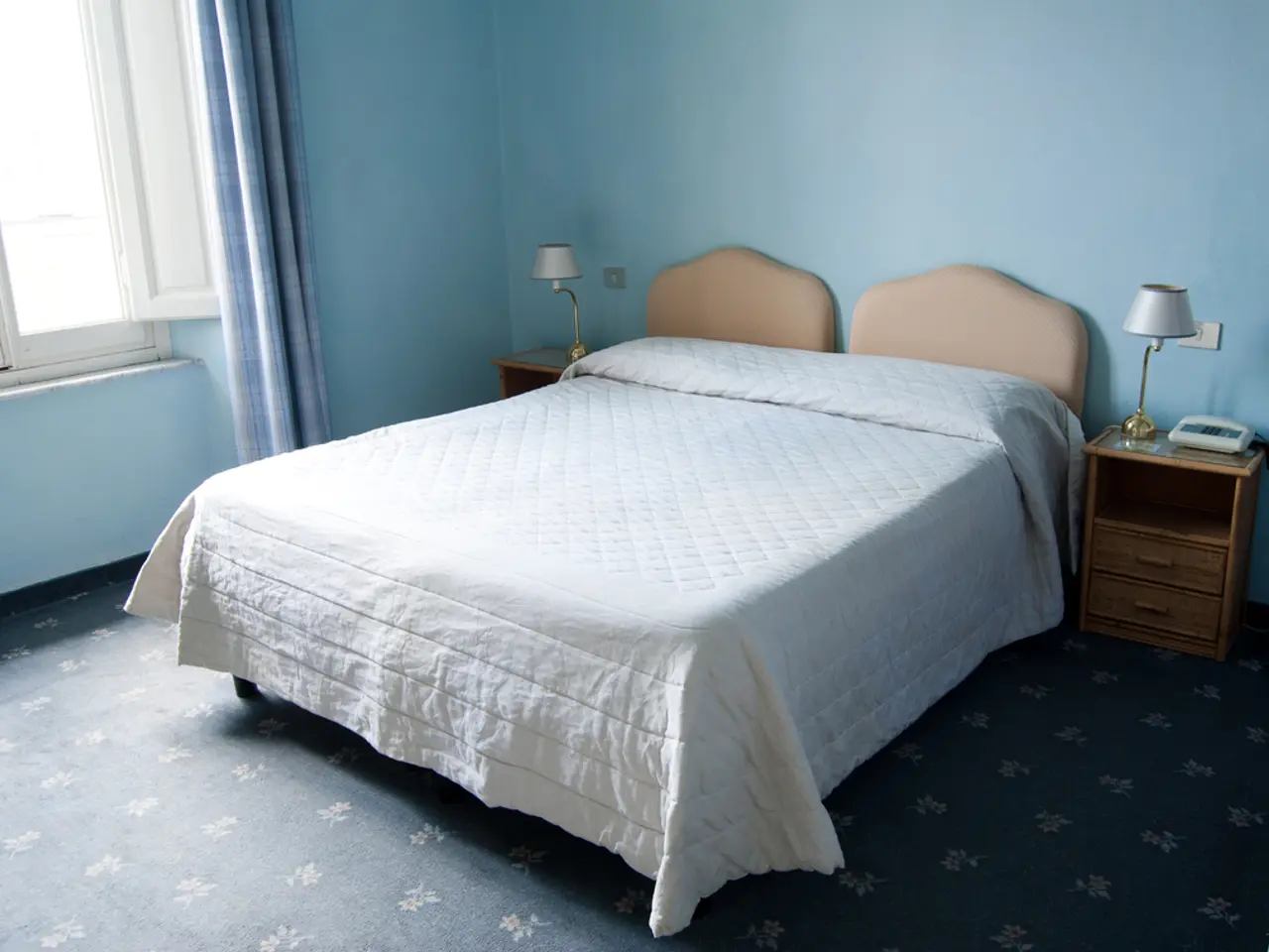 Affordable Bedding Revamp: 23 Attractive Bedsheets Priced Less Than ₹1,500 to Give Your Bedroom a...