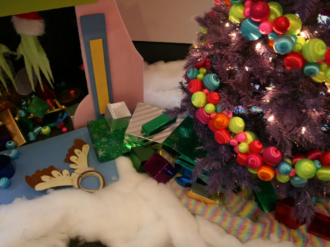 Maja's Abode in Sweden Dressed Up for the Holidays!