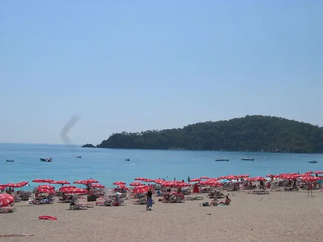 Drift Away: 700 individuals join the Alberche rafting event in Escalona