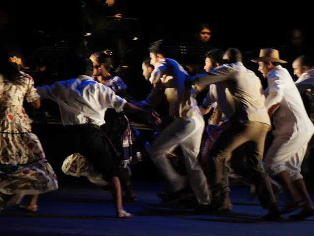 Grafental's Quartiersplatz in Dusseldorf-Flingern-Nord: Community dance sessions open to all