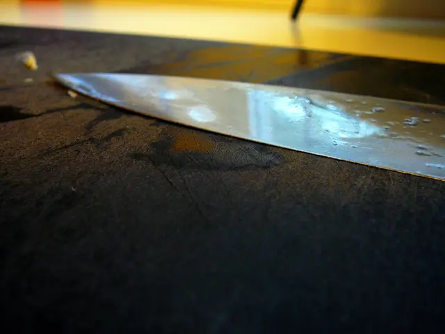 Known brand TOPS streamlines El Chete model, making it suitable for outdoor activities and everyday...