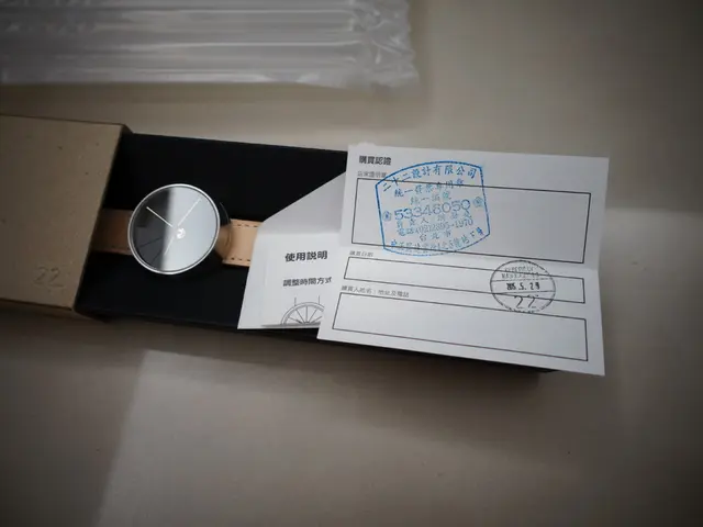 Summer-appropriate ceramic watches shine with precision