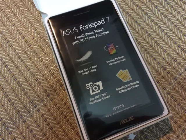 Compact yet Powerful iQOO Z10R 5G for the On-the-Go Innovator