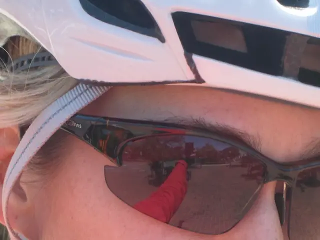 Utilizing a Neutral Density (ND) filter to dampen the chaos and clamor of London during its busiest...