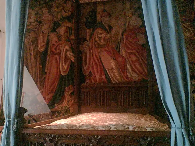 Color Choice by a Design Psychologist Revealed: Why Your Bed Sheet Hue Impacts Sleep Quality - Time...