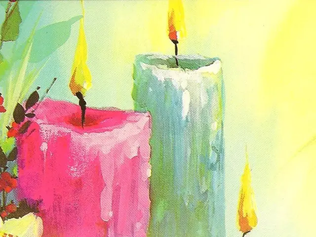 Vibrant Nightclub-Inspired Candle with Lush Green Hues - Top Choice for Holiday Scenting